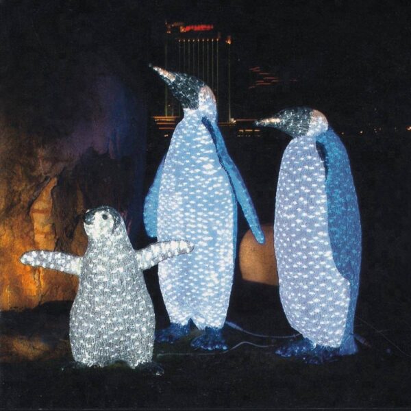 Winter Atelier 3D Penguin Motif LED Light – Outdoor Christmas Decoration Set of 3