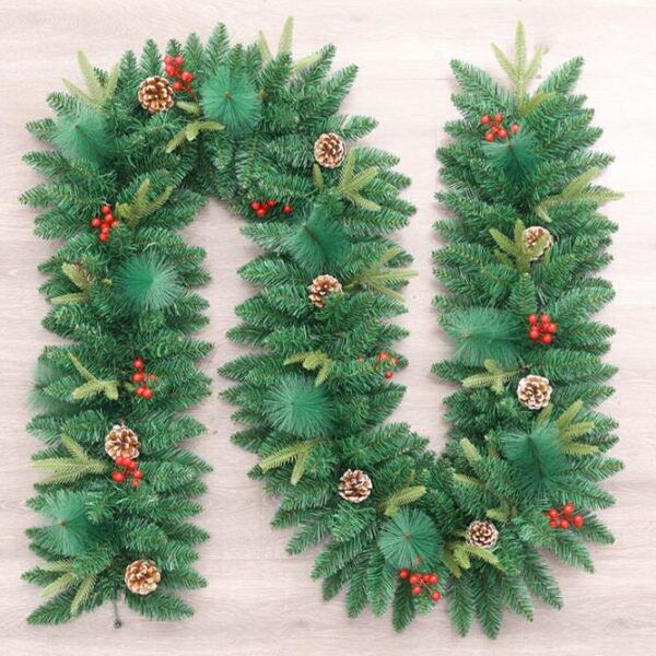 Winter Atelier Artificial Green Christmas Garland – 2.7m PVC/PE Decoration with Pine Cones